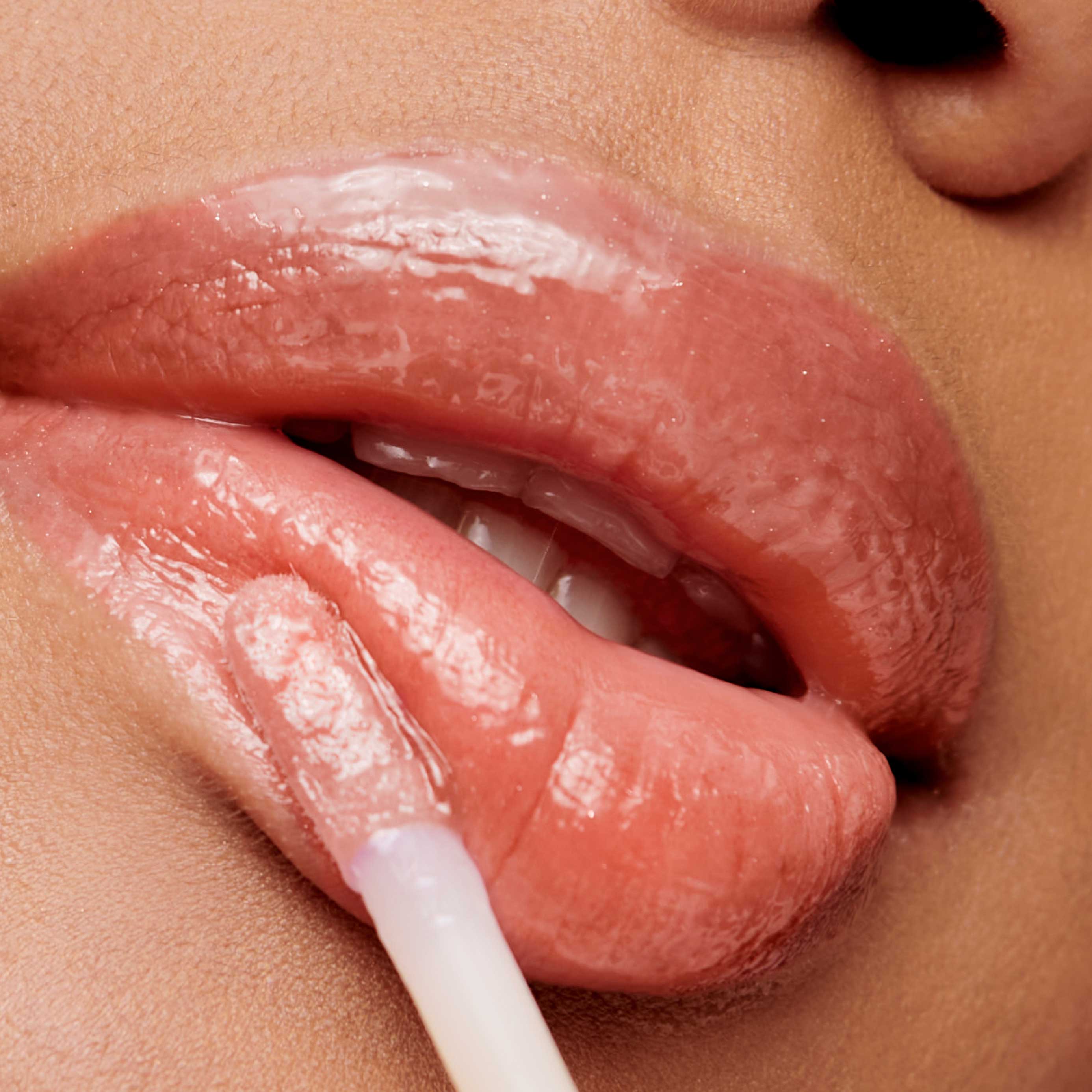 HydroPure™ Hyaluronic Lip Gloss - Image 15